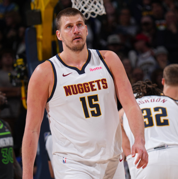 队签下了一 队签下了一