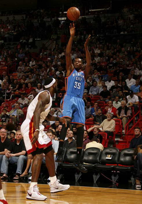 莱昂纳德或被禁赛1年!快船火速撇清关系,乐福发声高水平嘲讽