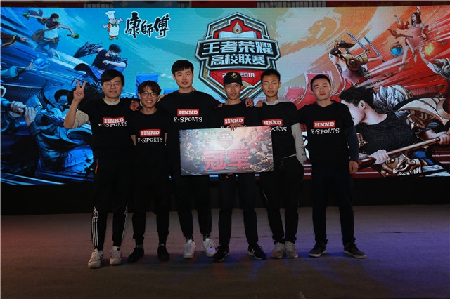 球员龙威、钟晋宝加盟武汉三镇.